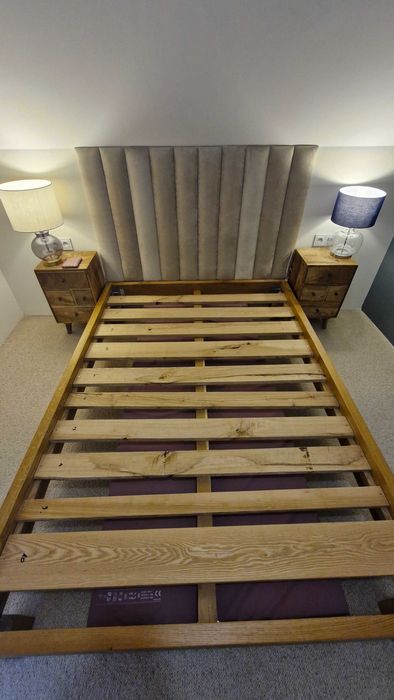 Zestaw Łóżko dębowe 140x200 cm z materacem i 2 szafki nocne