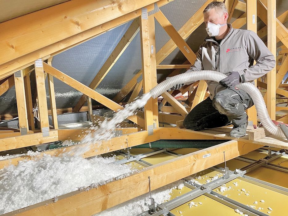 Izolacje docieplenia wdmuchiwane celulozą wełną mineralną KNAUF supafi