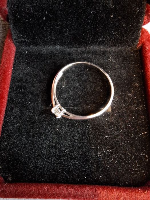 Золота каблучка з діамантом 0,09ct 17р