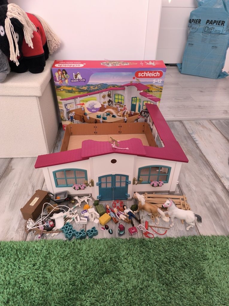 Schleich Arena Jeździecka ujeżdżalnia 42639 koń konik