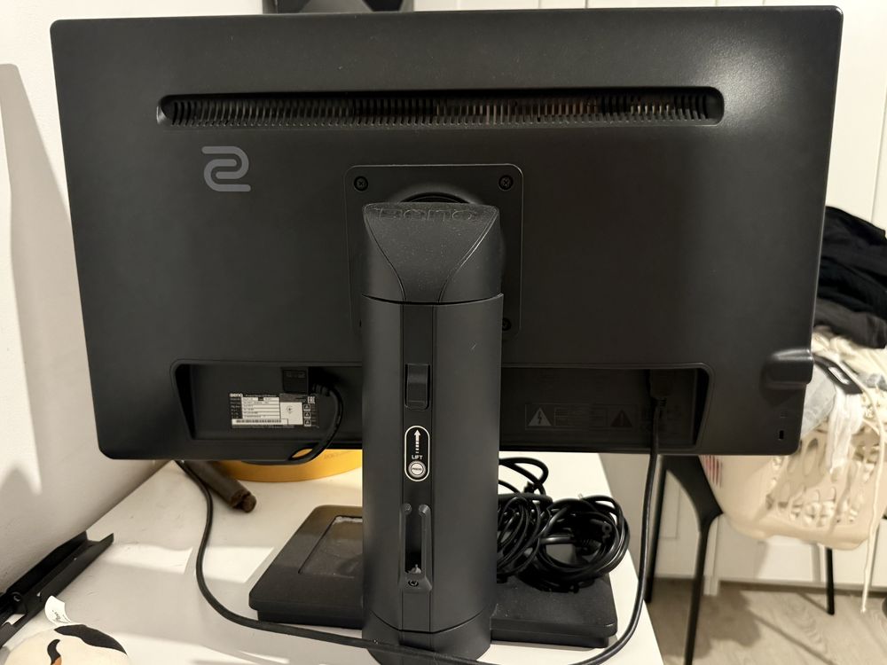 Playstation 4 slim + monitor Benq