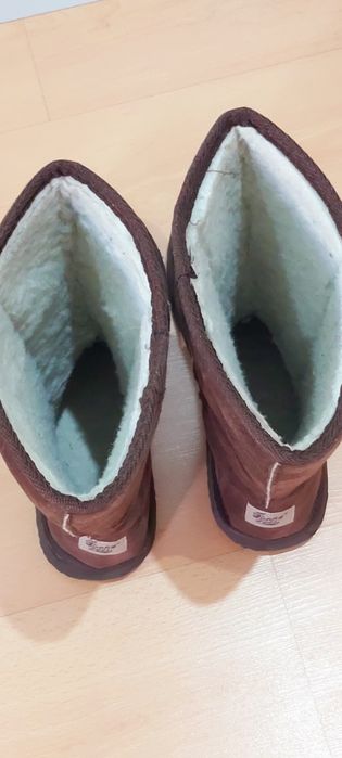 Botas castanhas em camurça