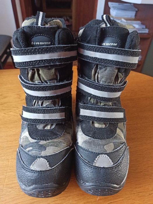 Solidne śniegowce trapery