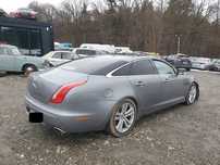 Jaguar XJ 3.0 diesel 2011 lekko uszkodzony Francja