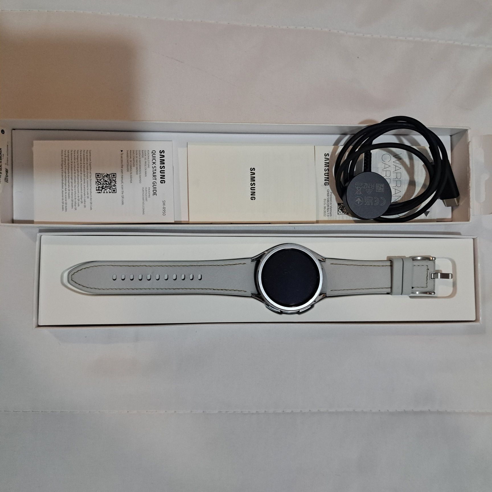 Samsung Galaxy Watch6 classic

Prateado,Bluetooth,Wi-Fi,GPS,43mm.
Util