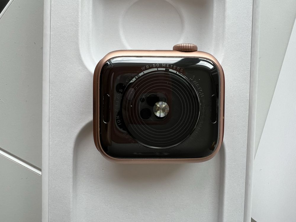 Apple Watch SE; 40 mm; 1 gen, Zloty
