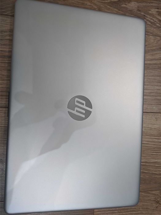 Laptop HP  15.6" Ryzen 5 4500U, 6 rdzeni, 8GB/500GB Super Stan