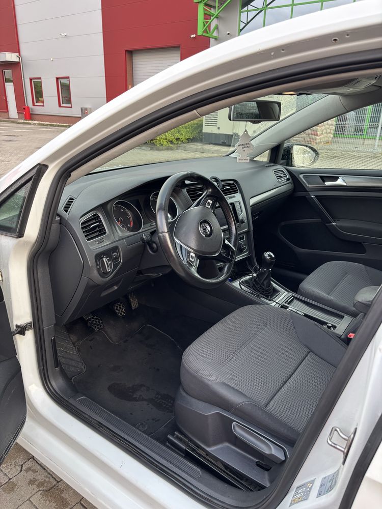 Volkswagen Golf VII