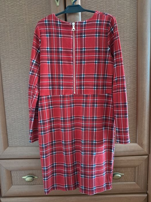 Elegancka sukienka rozm. 134/140 H&M