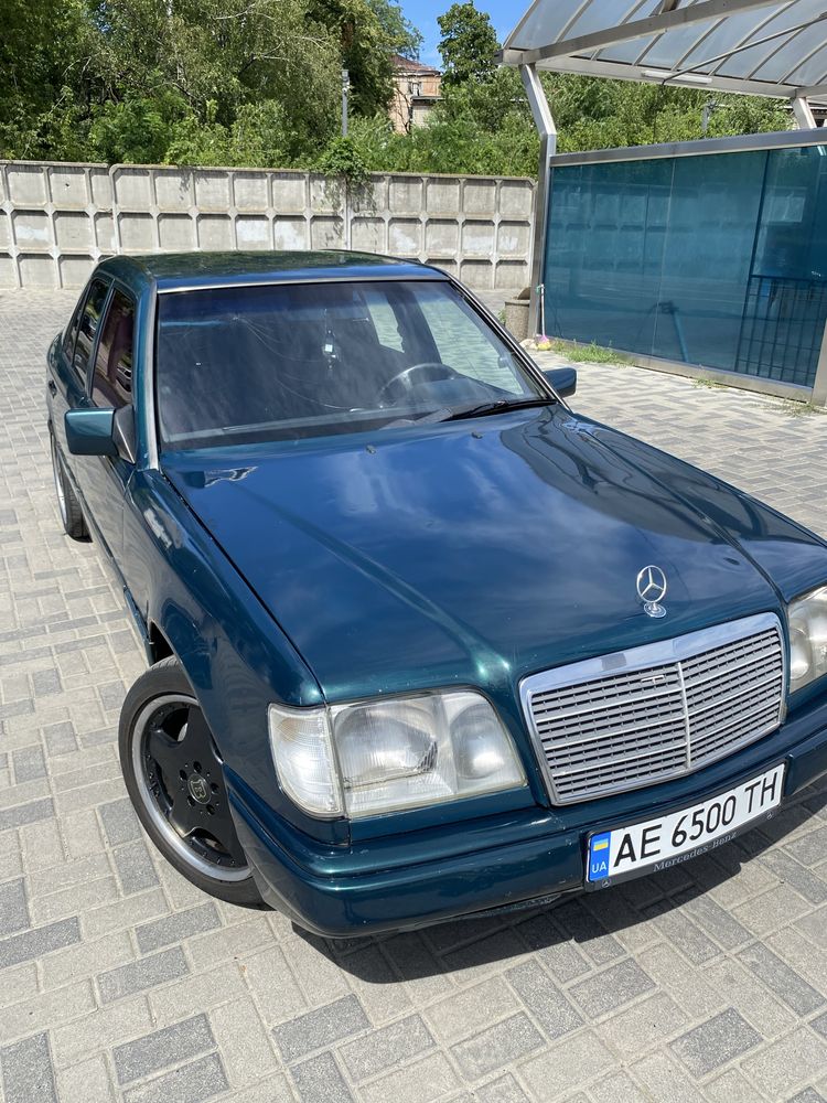 Продам Мерседес 124