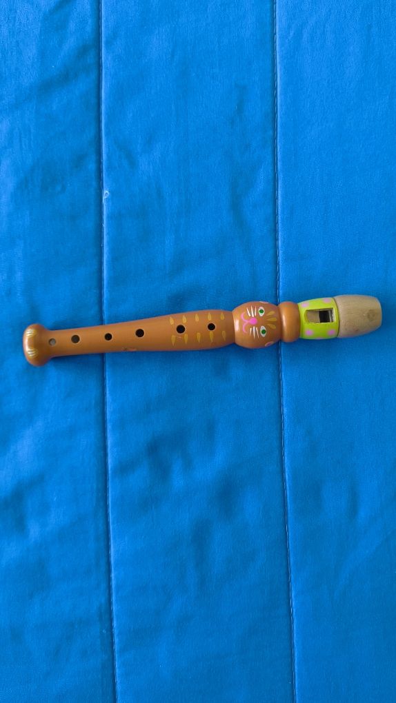Flauta infantil de madeira