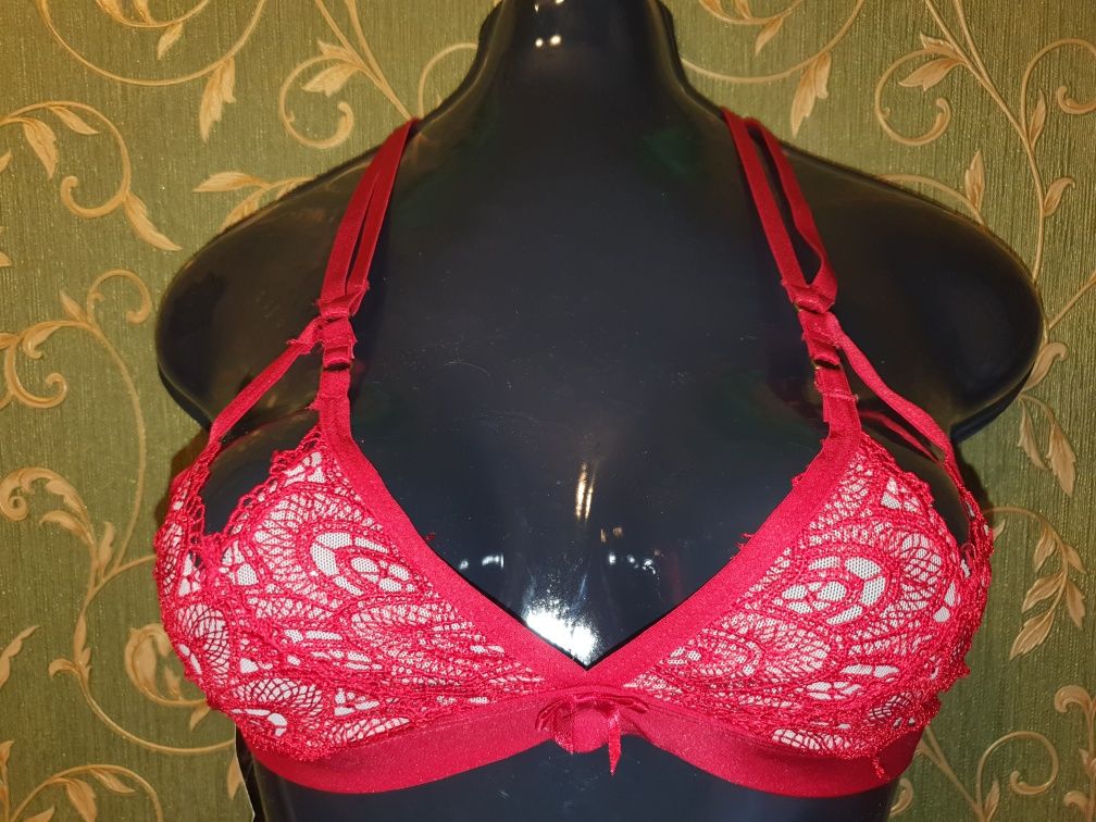 Tango Red, braletka Hunkemoller rozm S, nowa z metką