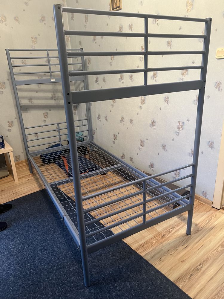 Łóżko piętrowe SVÄRTA IKEA stalowe używane niebieskie