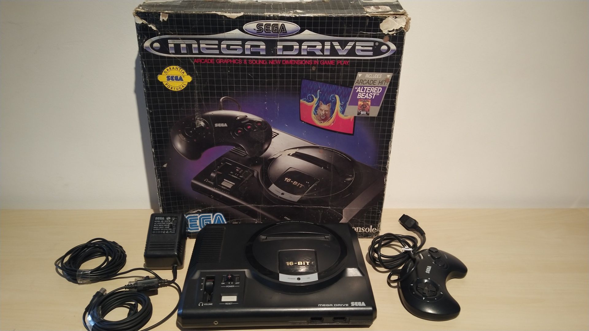 Consola Sega Megadrive na caixa