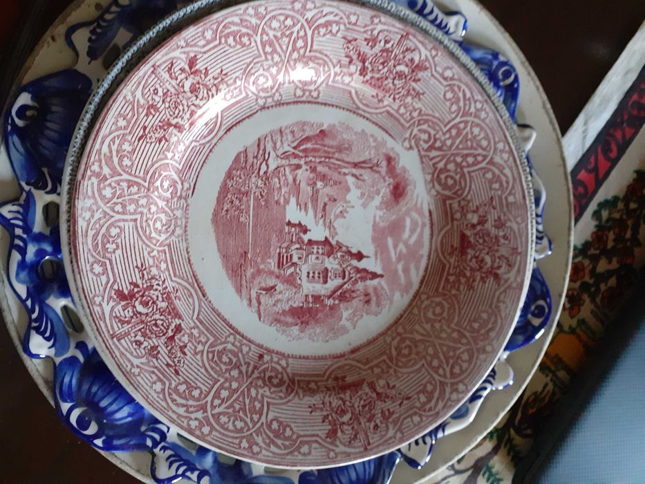 Pratos e travessa antiga