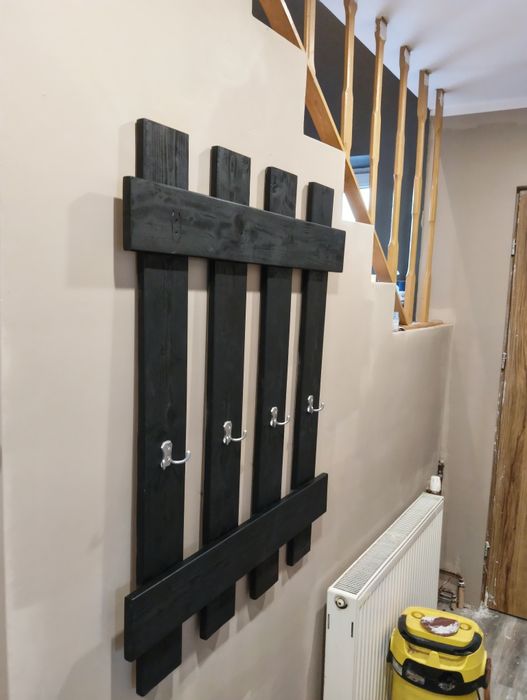 Montaż paneli, malowanie, drobne prace remontowe.