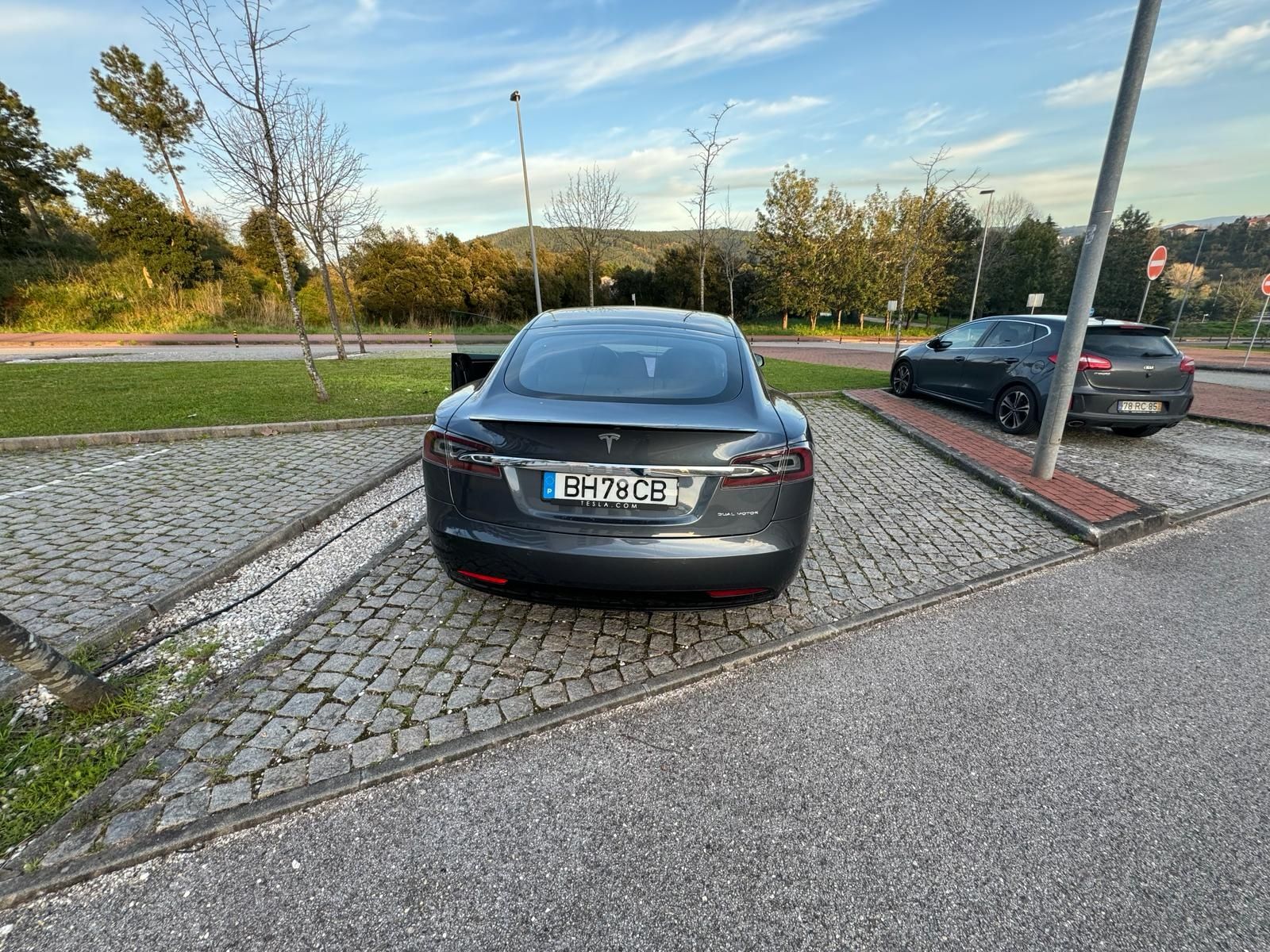 Tesla model S long range 2020