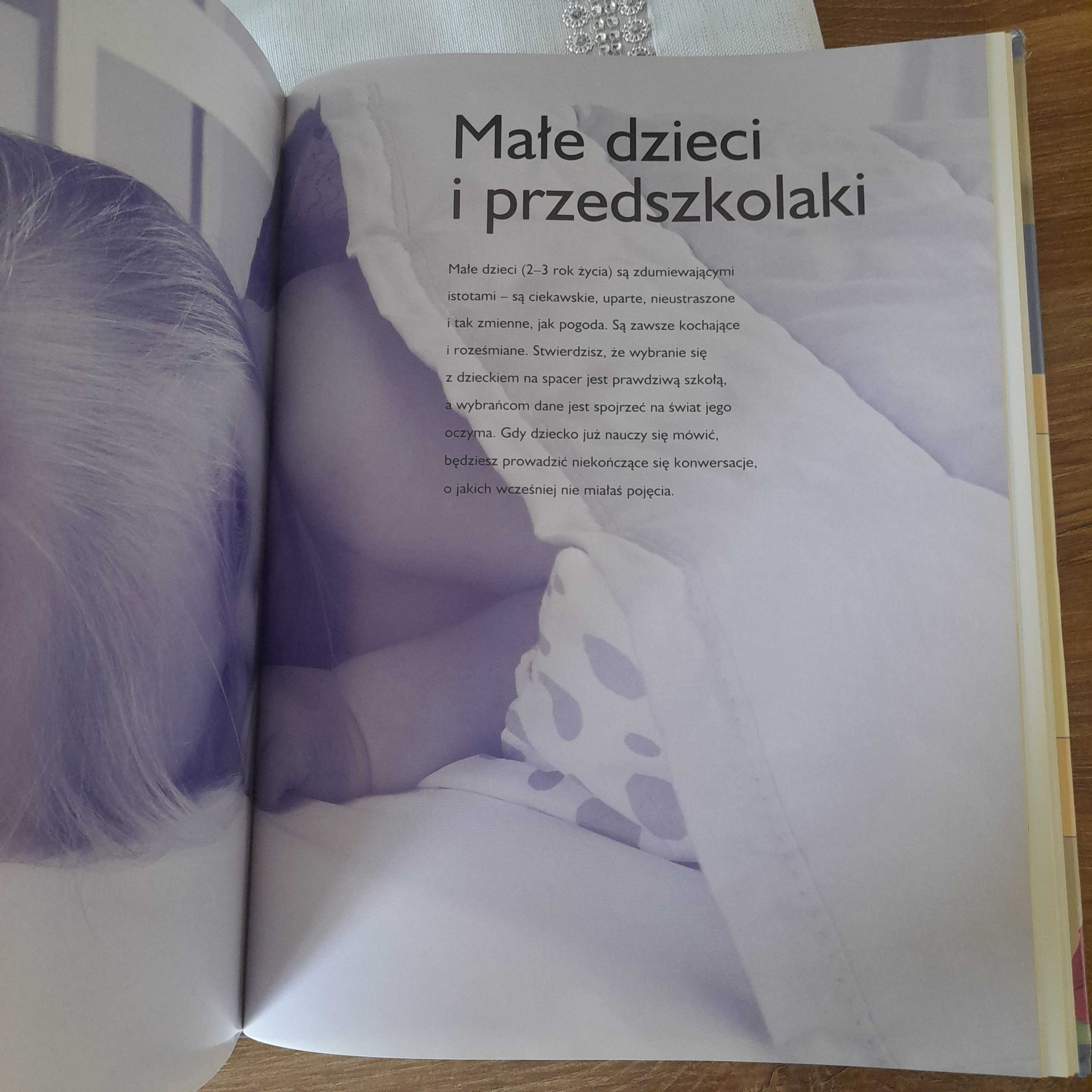 Książka poradnik Niemowlę I Dziecko naturalne sposoby opiekiKim Davies
