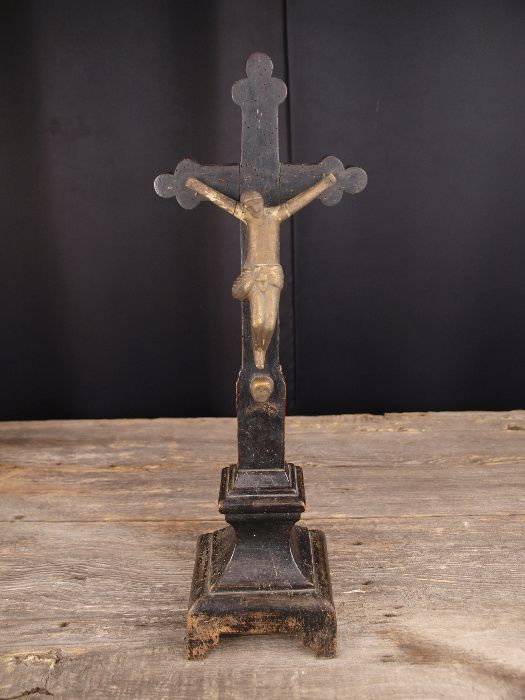 krzyż drewniany stary antyk krucyfiks