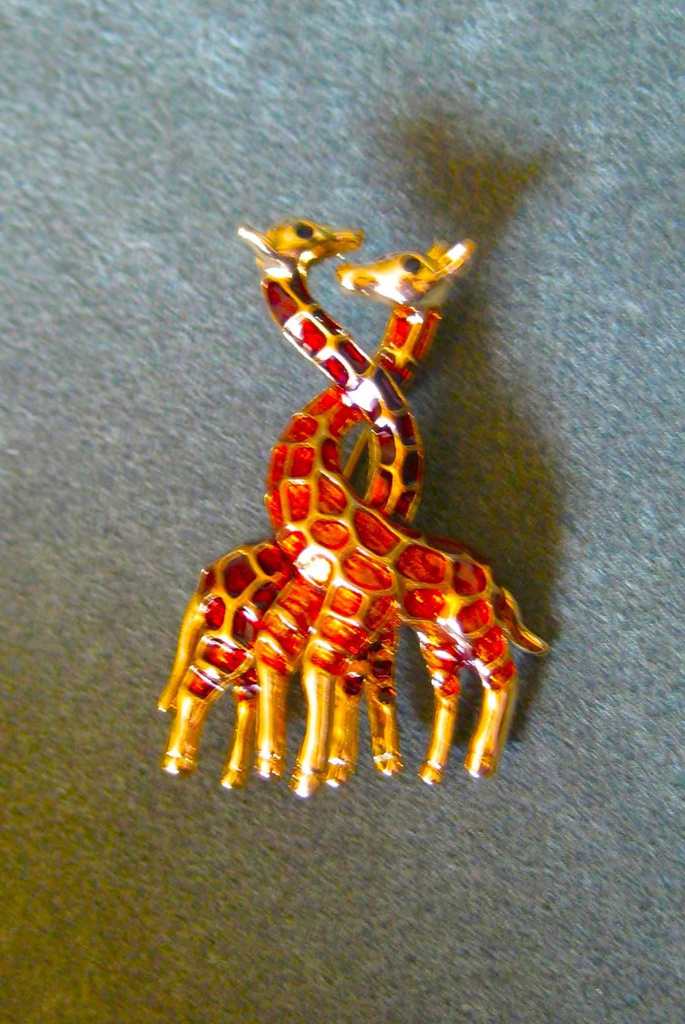 Alfinete / Broche / Pregadeira Girafas NOVO