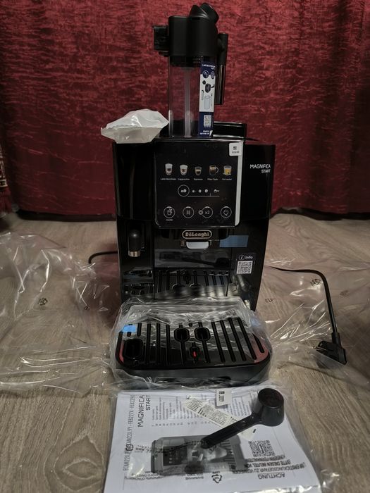 Кавомашина автоматична DeLonghi MAGNlFlCA Start ECAM 220.91.B.