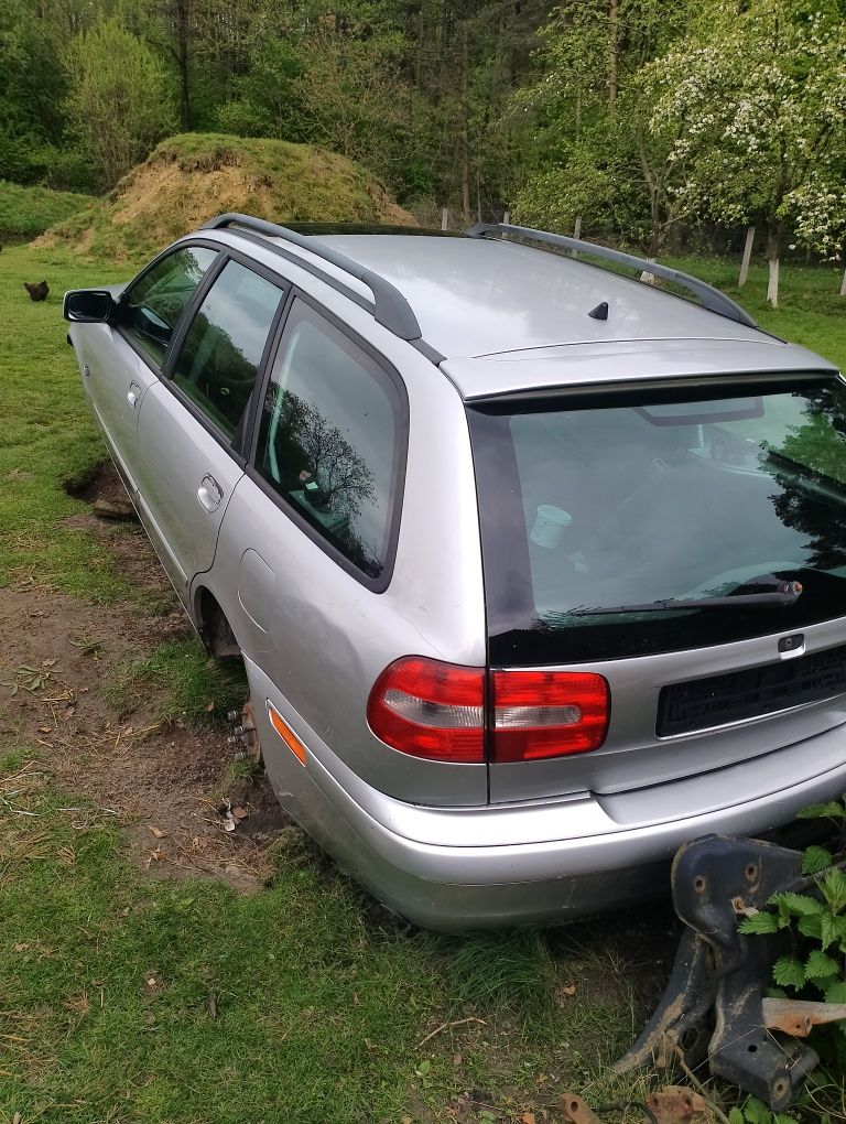 Volvo v40 розборка