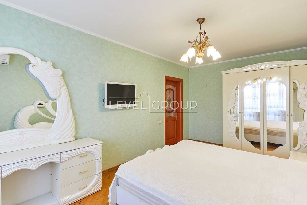 продаж 3-кімн квартири  вул. Анни Ахматової вул., 43 Осокорки