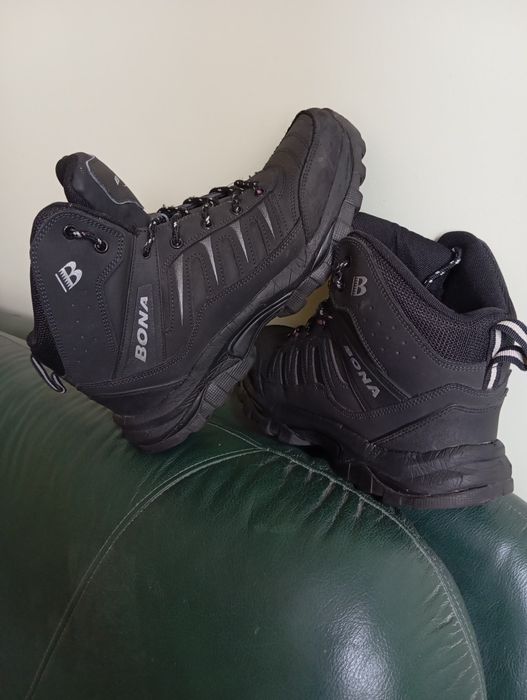 Кросівки Бона , відмінний стан,утеплені р.41, 27см