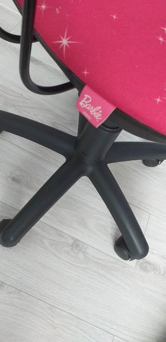% % Krzesło do biurka BARBIE