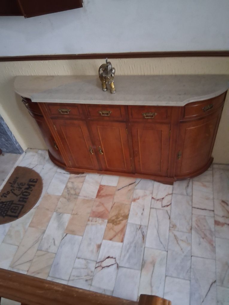 So hoje 50€ Armario vintage  com pedra