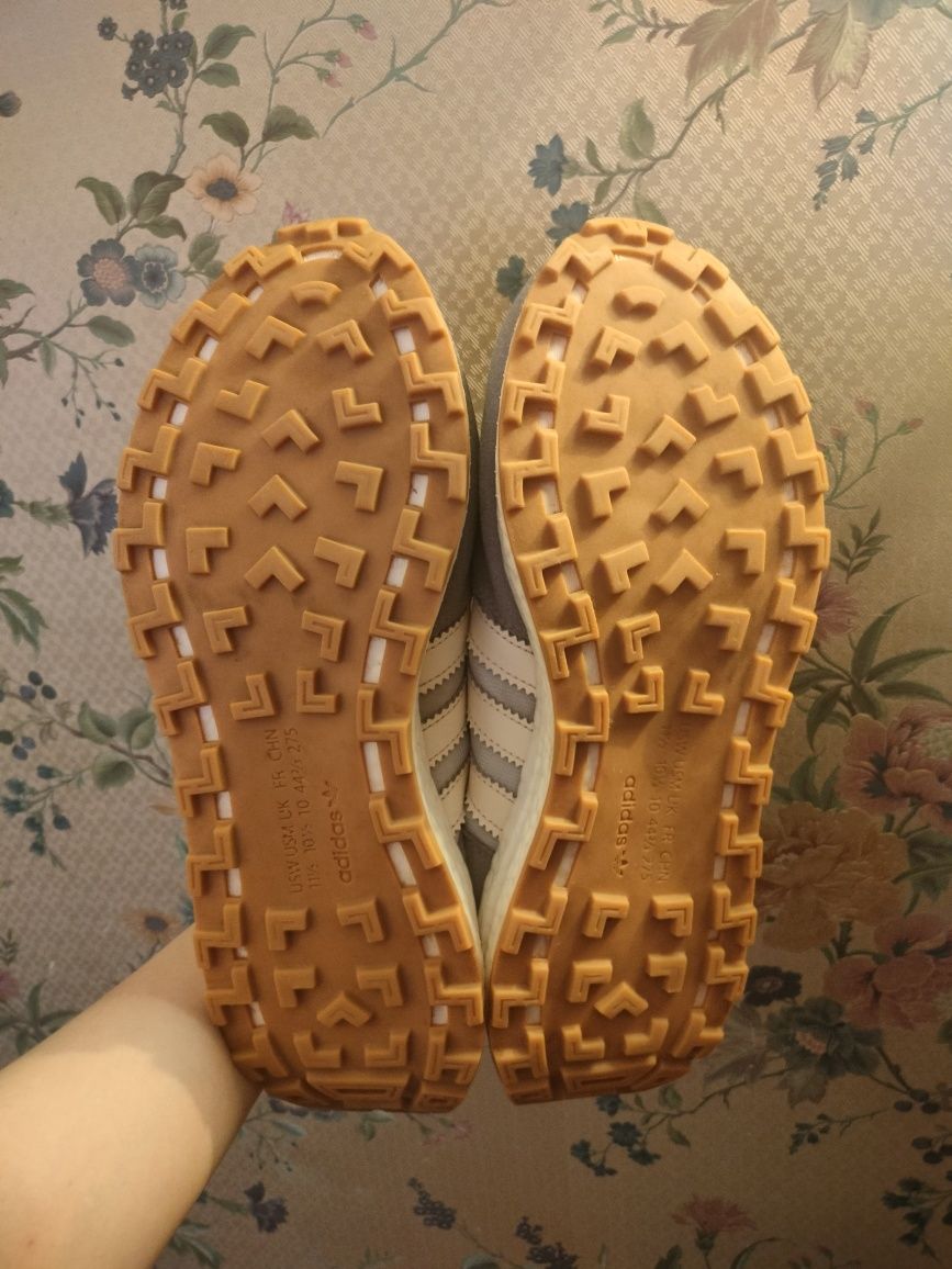 Продам кроссовки adidas Originals RETROPY E5