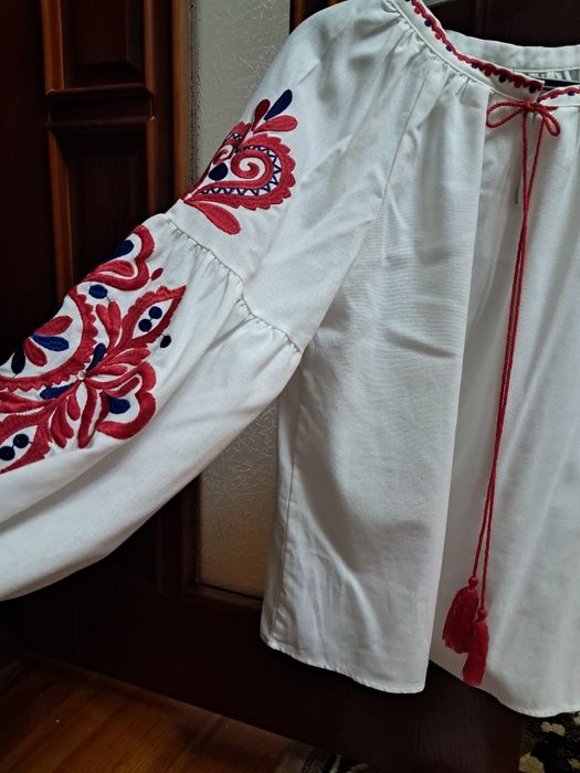 Вишиванка з шикарними об'ємними рукавами