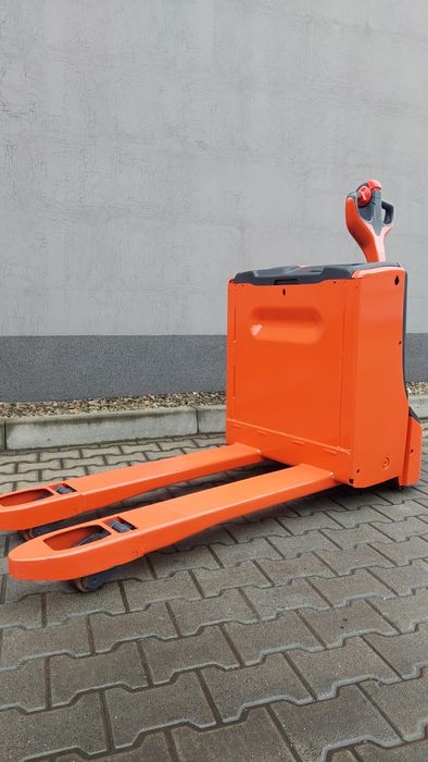 Wózek paletowy LINDE T16,