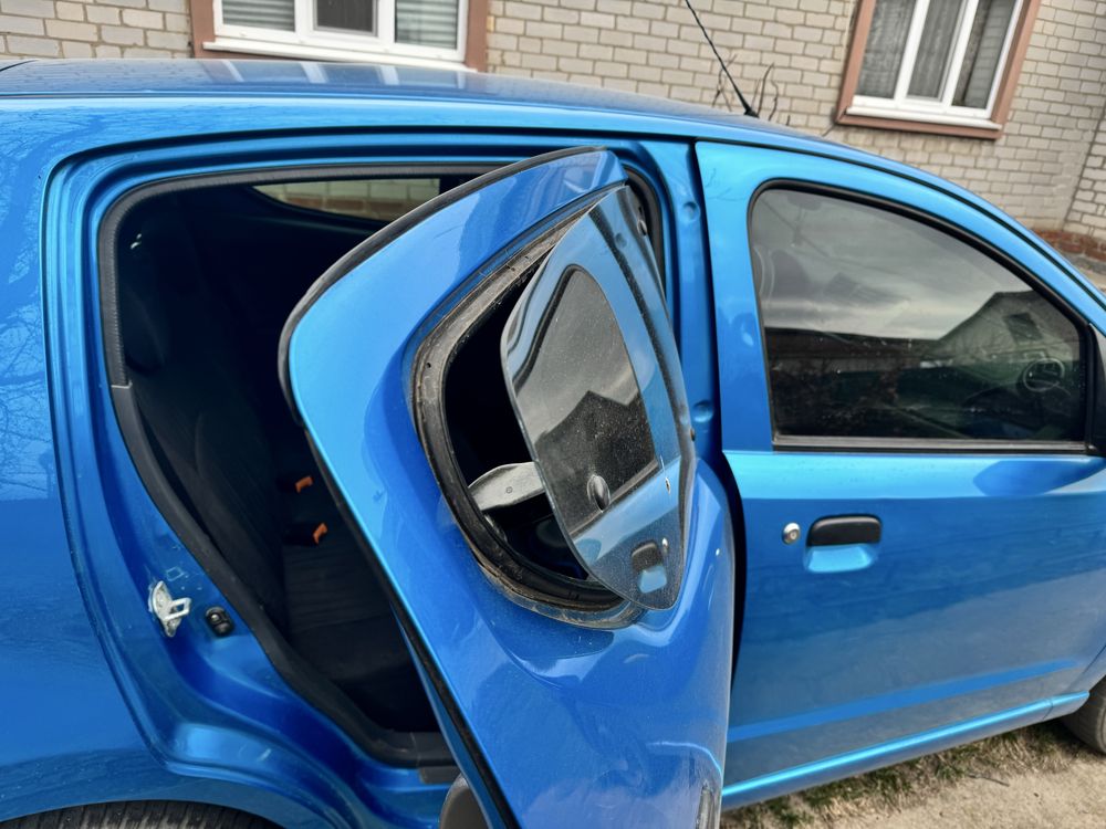 Nissan Pixo 1.0 бензин 2010 рік