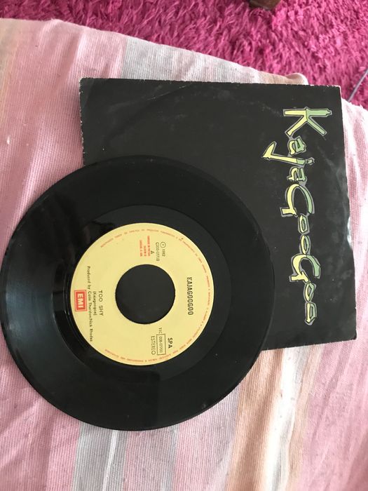 Discos vinil rpm pequenos Kiss/Dollar/Pink Floyd/Scorpion/Kajagoogoo