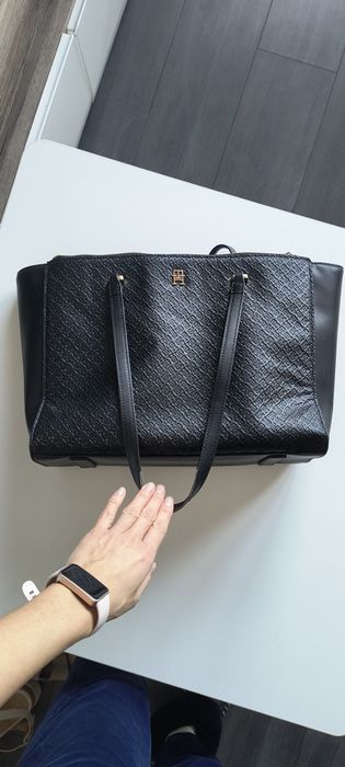 Torebka Tommy Hilfiger ze zwrotu z defektem,nowa 799zl.