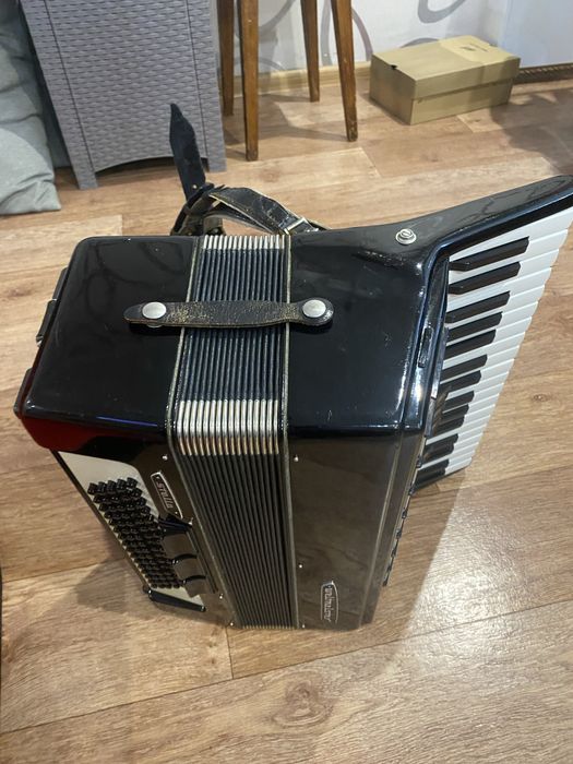 Продам акордеон в супер стані.