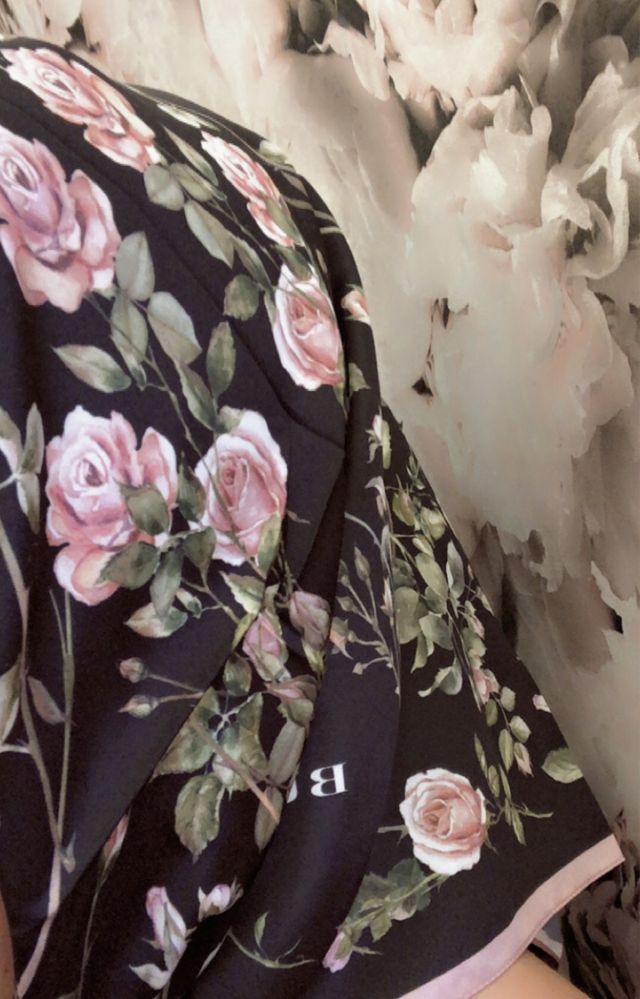 Новый шелковый платок  BURBERRY