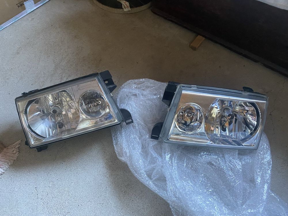 Peças Nissan Terrano/ Ford Maverick ( pisca, farol , farolins , jante)