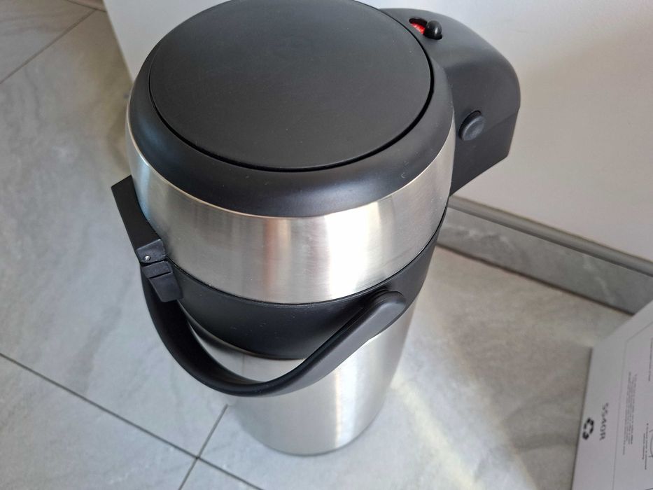 Termos Pioneer SS22R 4 l z pompką
