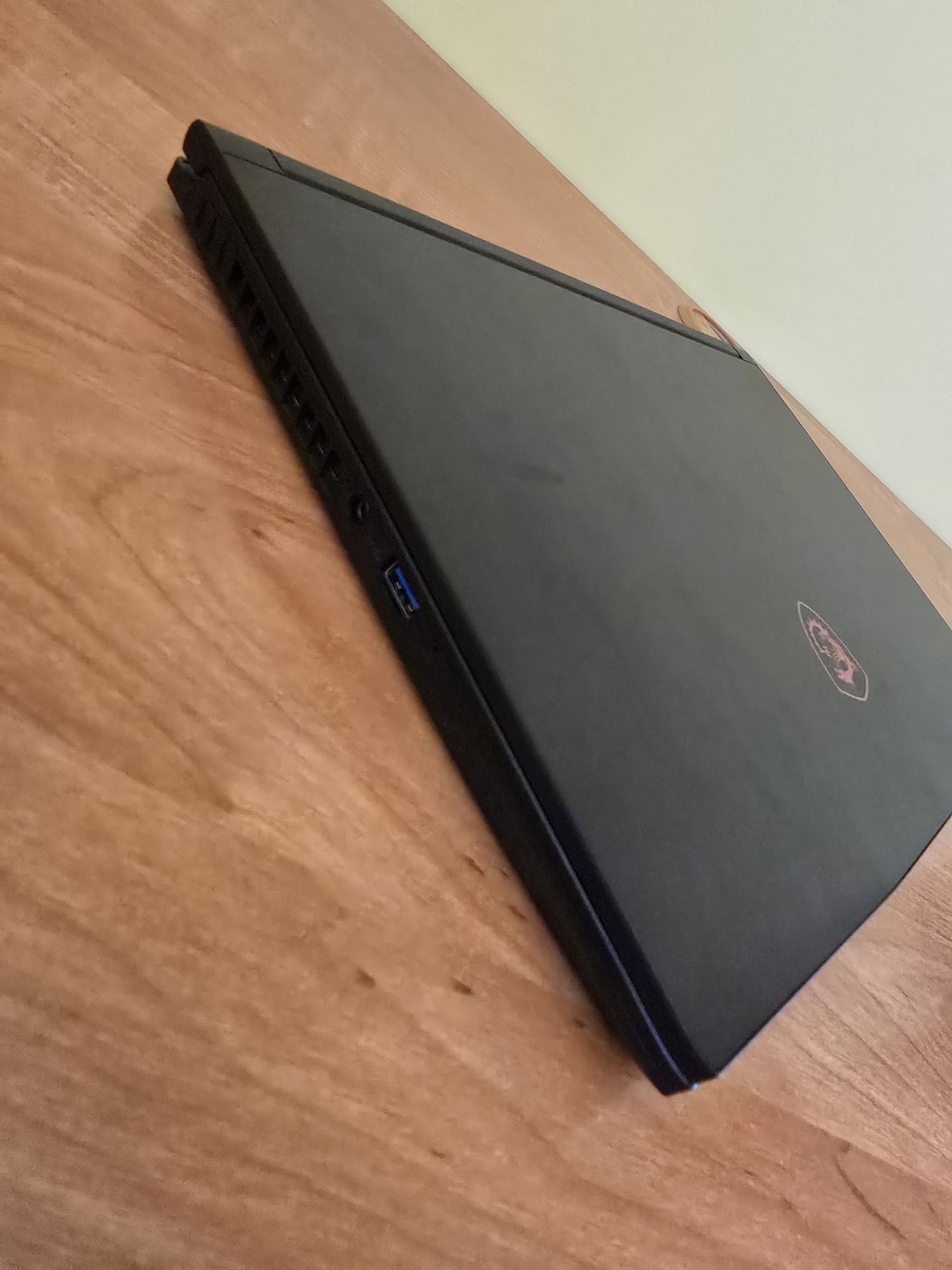 Laptop MSI Thin GF63 i5 rtx3050 16gb ram