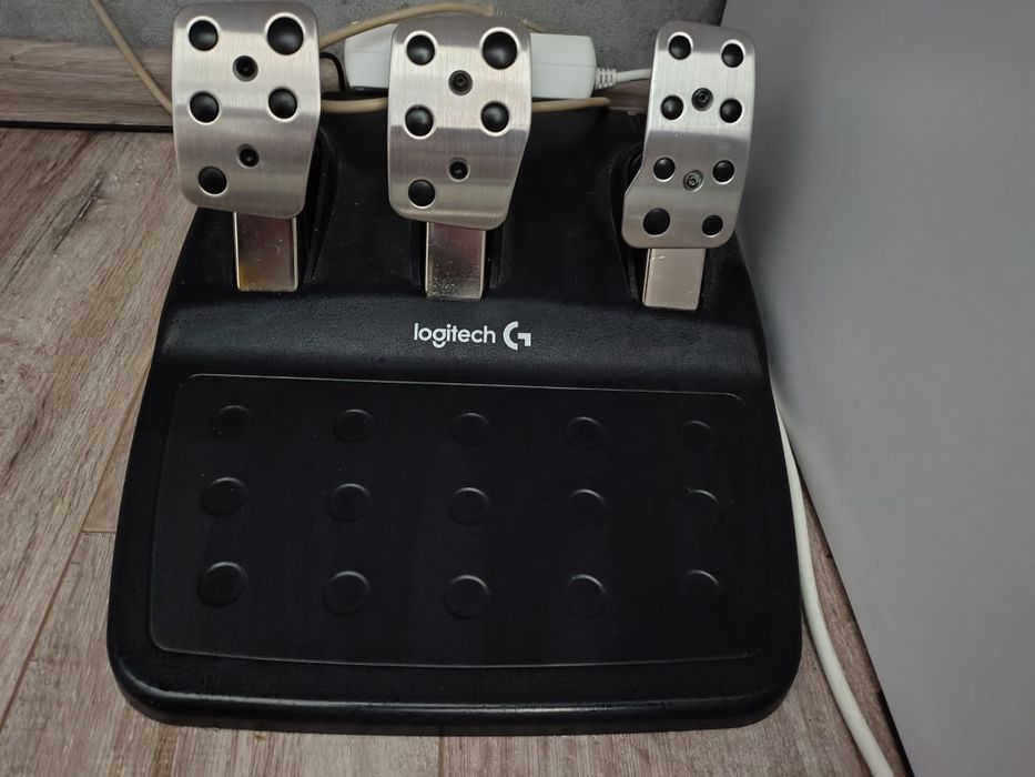 Ігровий руль Logitech G29