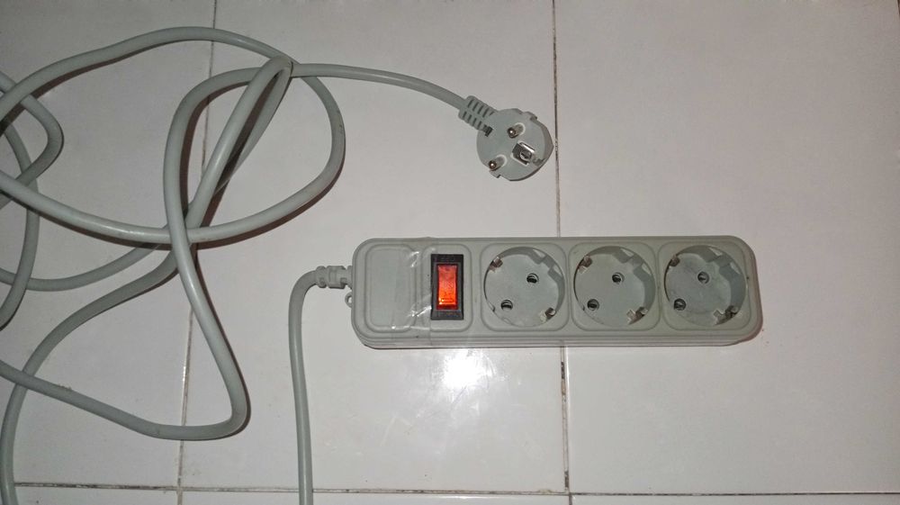 Подовжувач мережевий фільтр трійник Greelite на на 3 гнізда 3 м