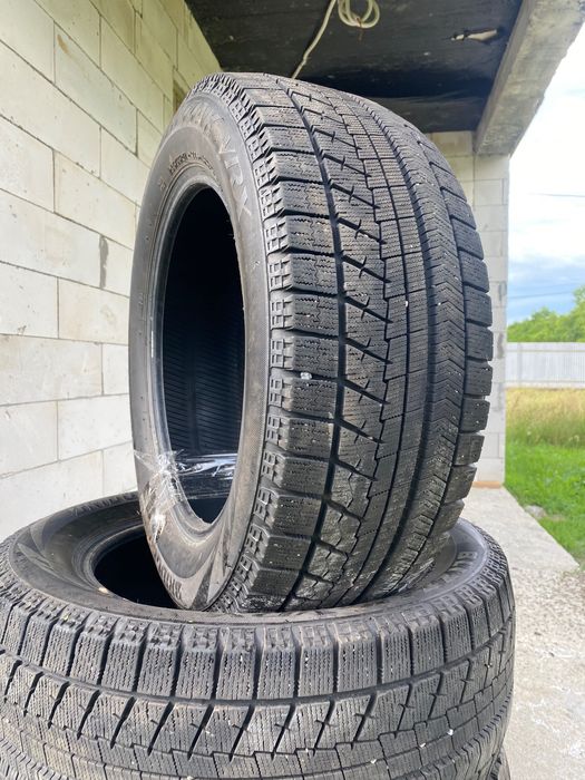 Резина 2021 року 235.   55.   17R. BRIDGESTONE BLIZZAK VRX