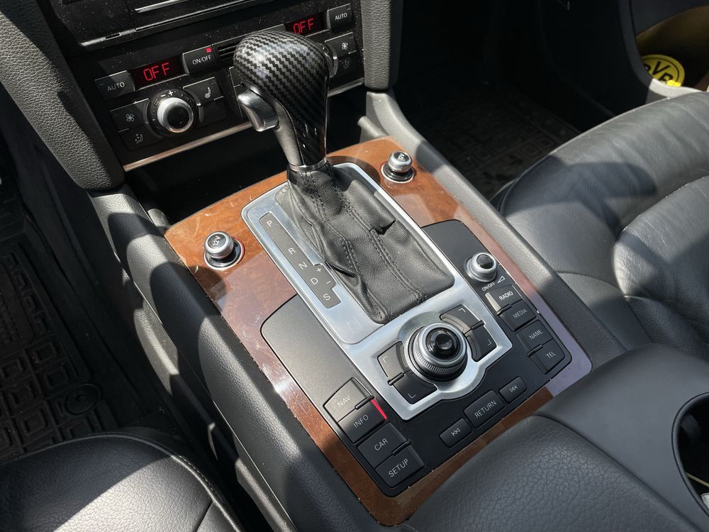 Audi Q7 3.0 TDI Sline Premium Plus в очень хорошем состоянии