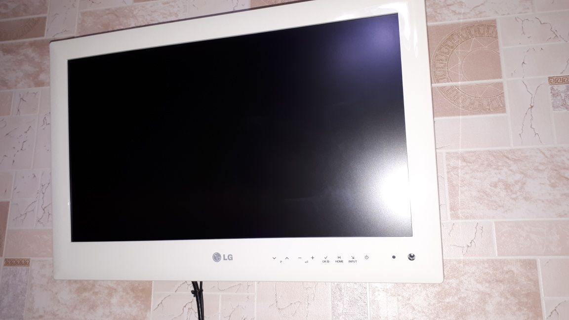 Телевизор LG 22LV2300