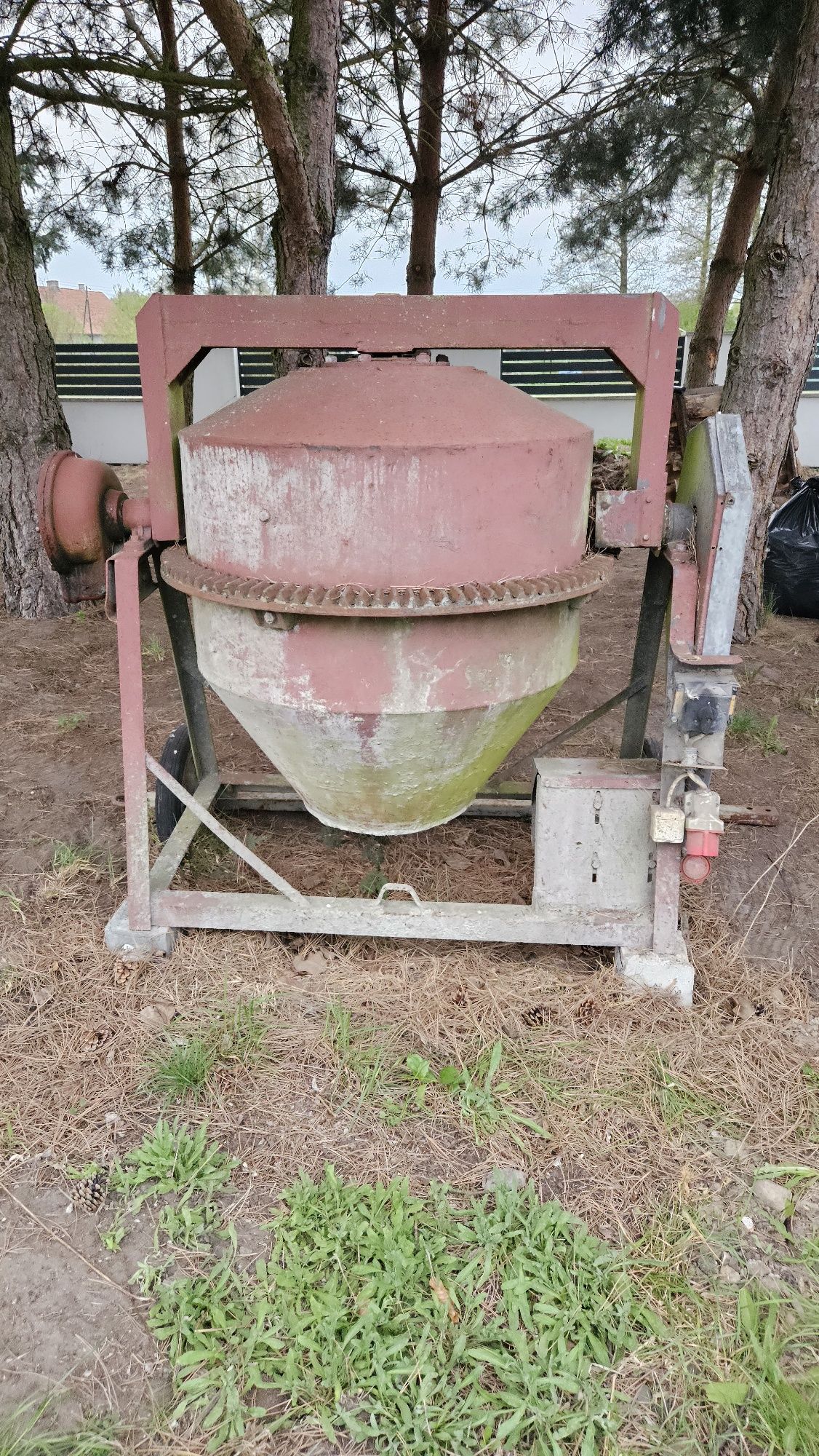 Betoniarka 250 l