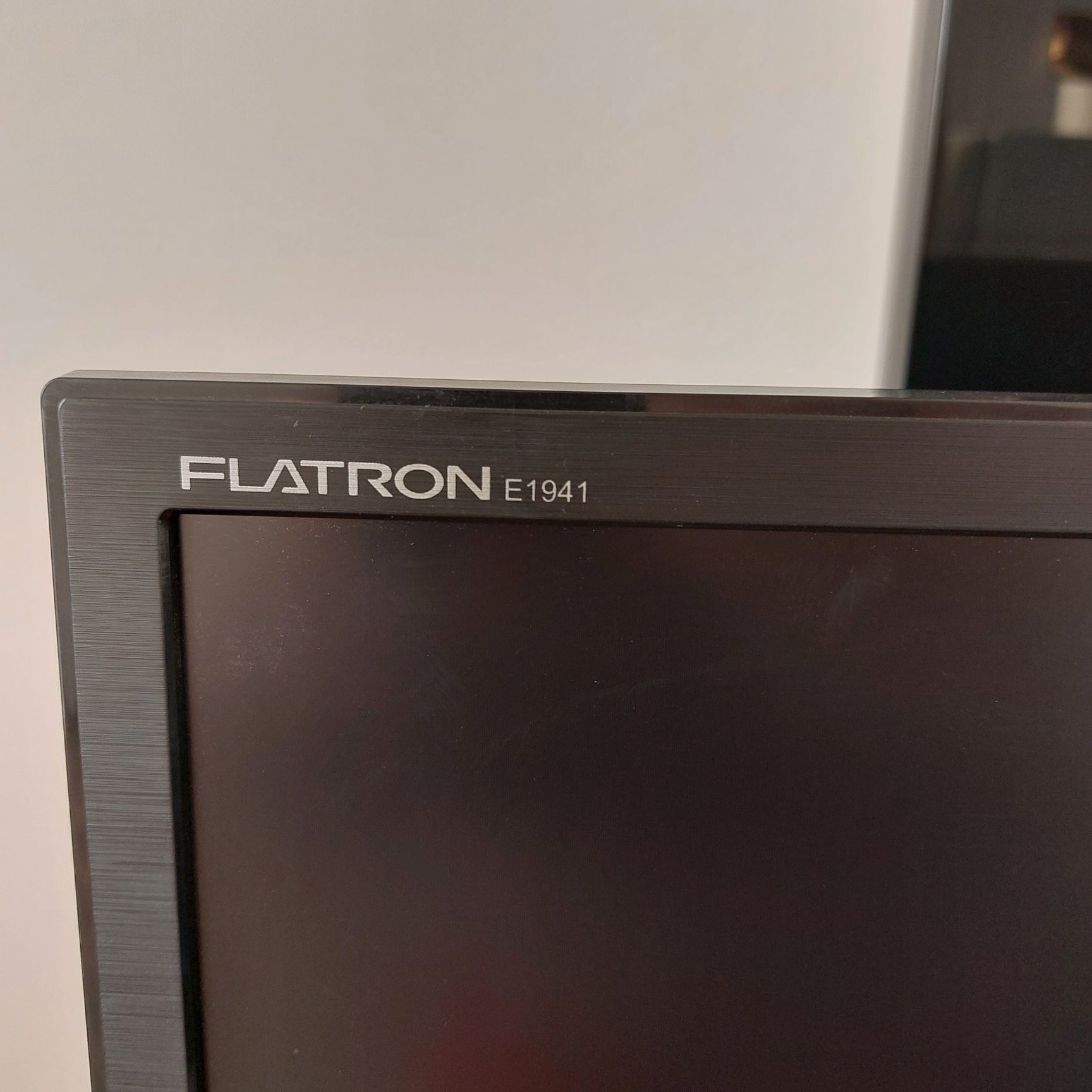 Monitor LG Flatron E1941S-BN 19 cali używany