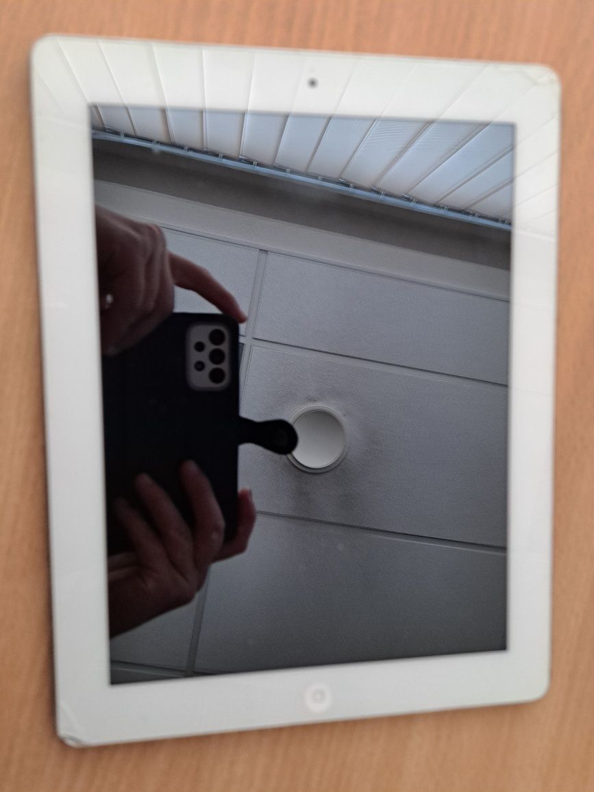 Планшет ipad 2 неробочий