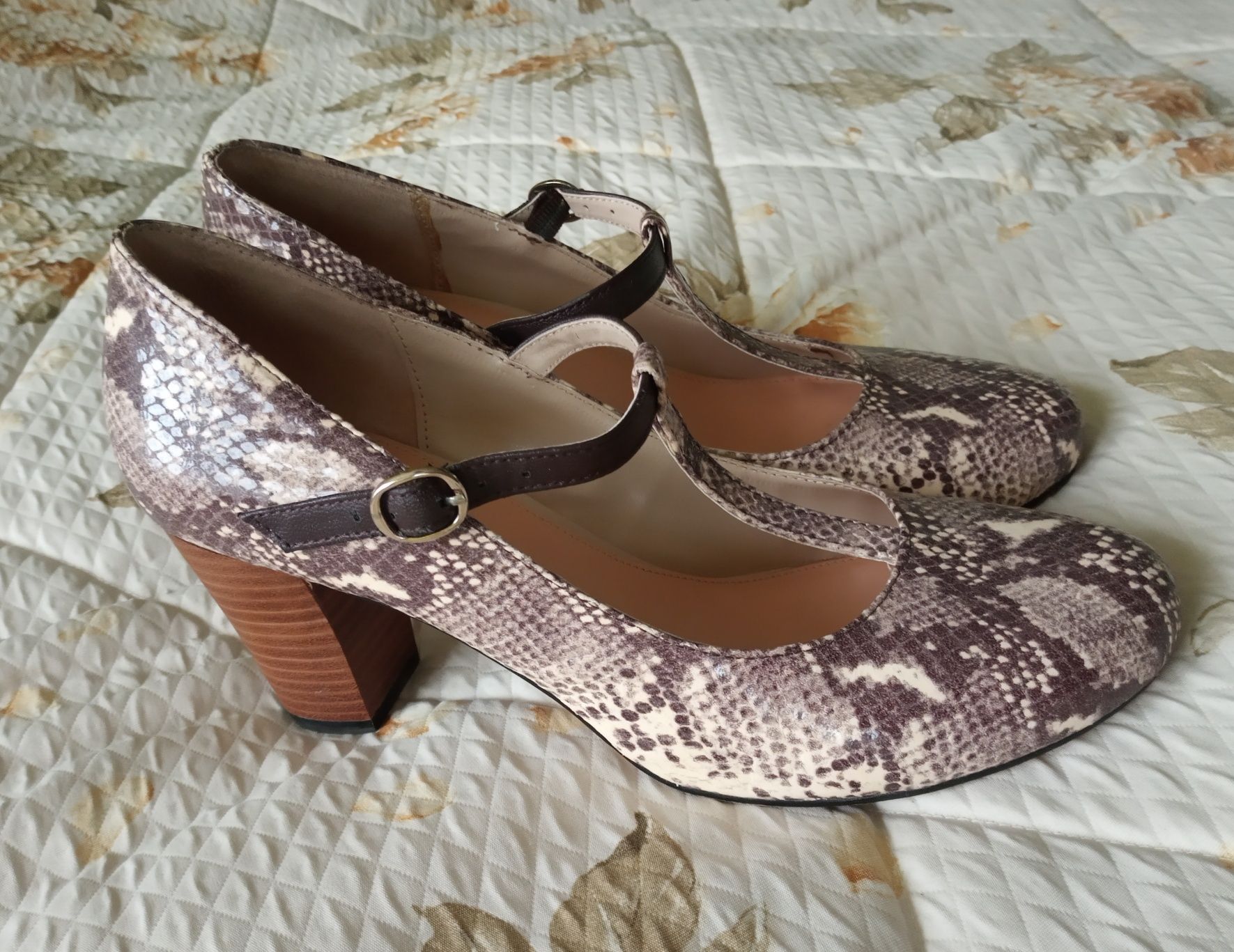 Buty skóra wzór węża Laceys London 38 39 TK Maxx